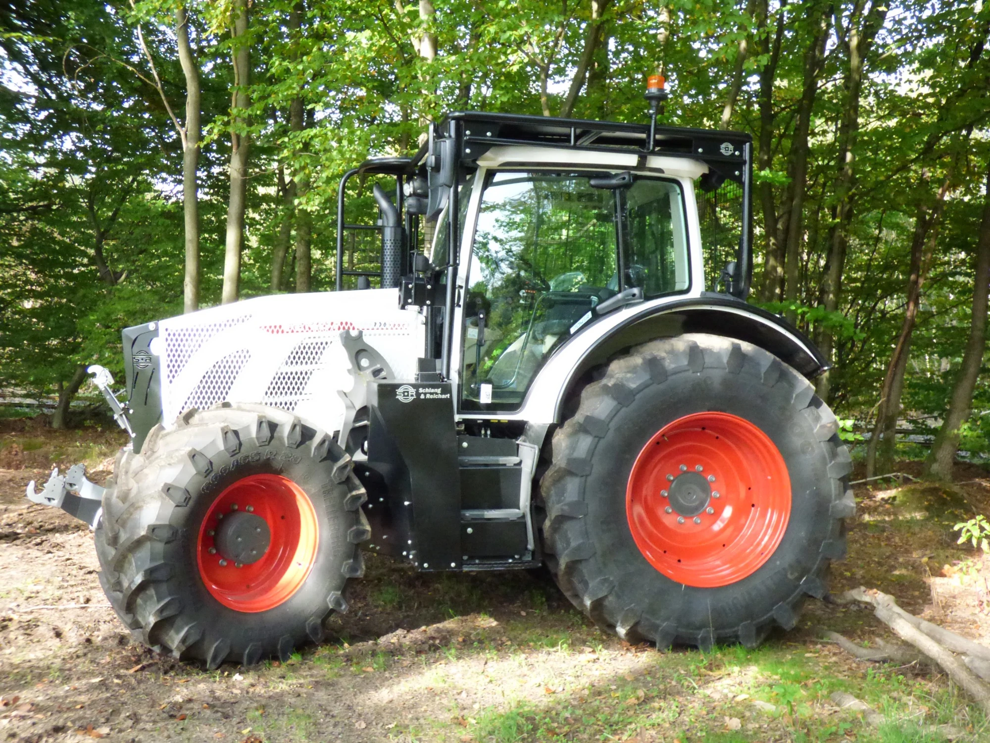 Réalisation de blindage forestier et protection forestière Fendt 700 Gen 6