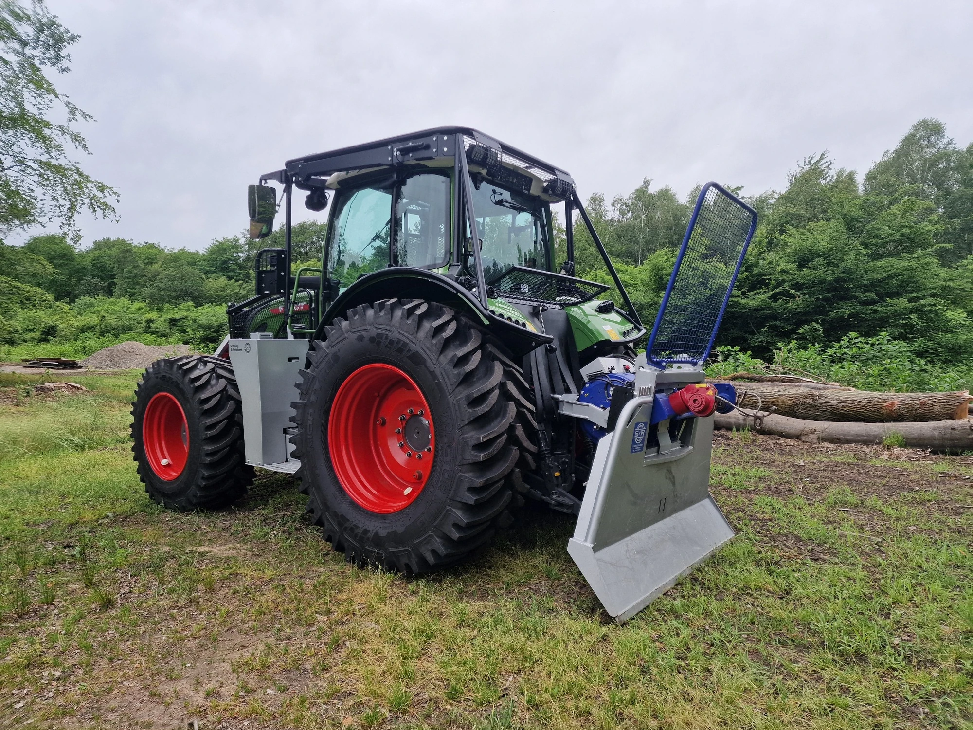 Réalisation de blindage forestier et protection forestière Fendt 700 Gen 6