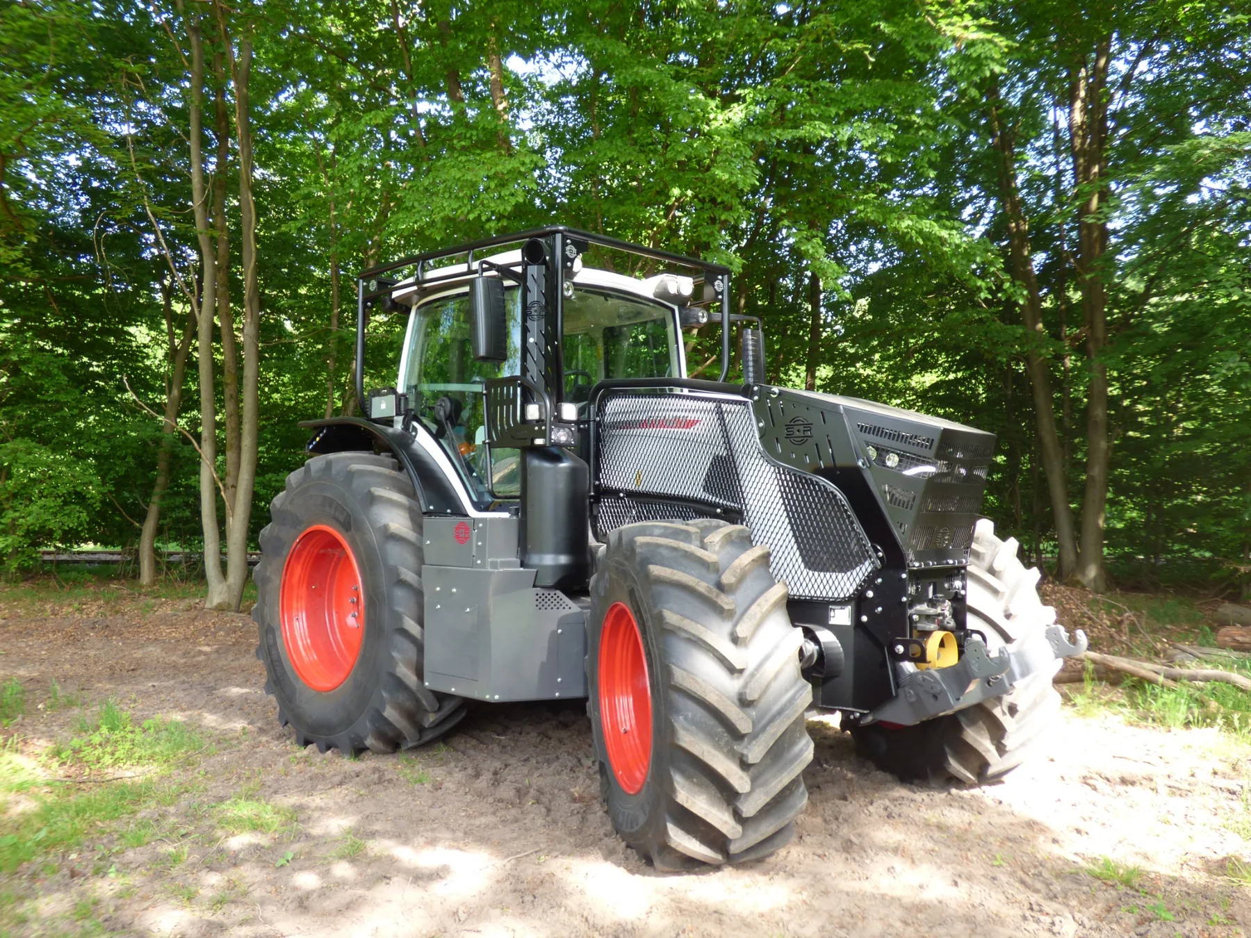 Réalisation de blindage forestier et protection forestière Fendt 900 Gen 6 / Gen 7