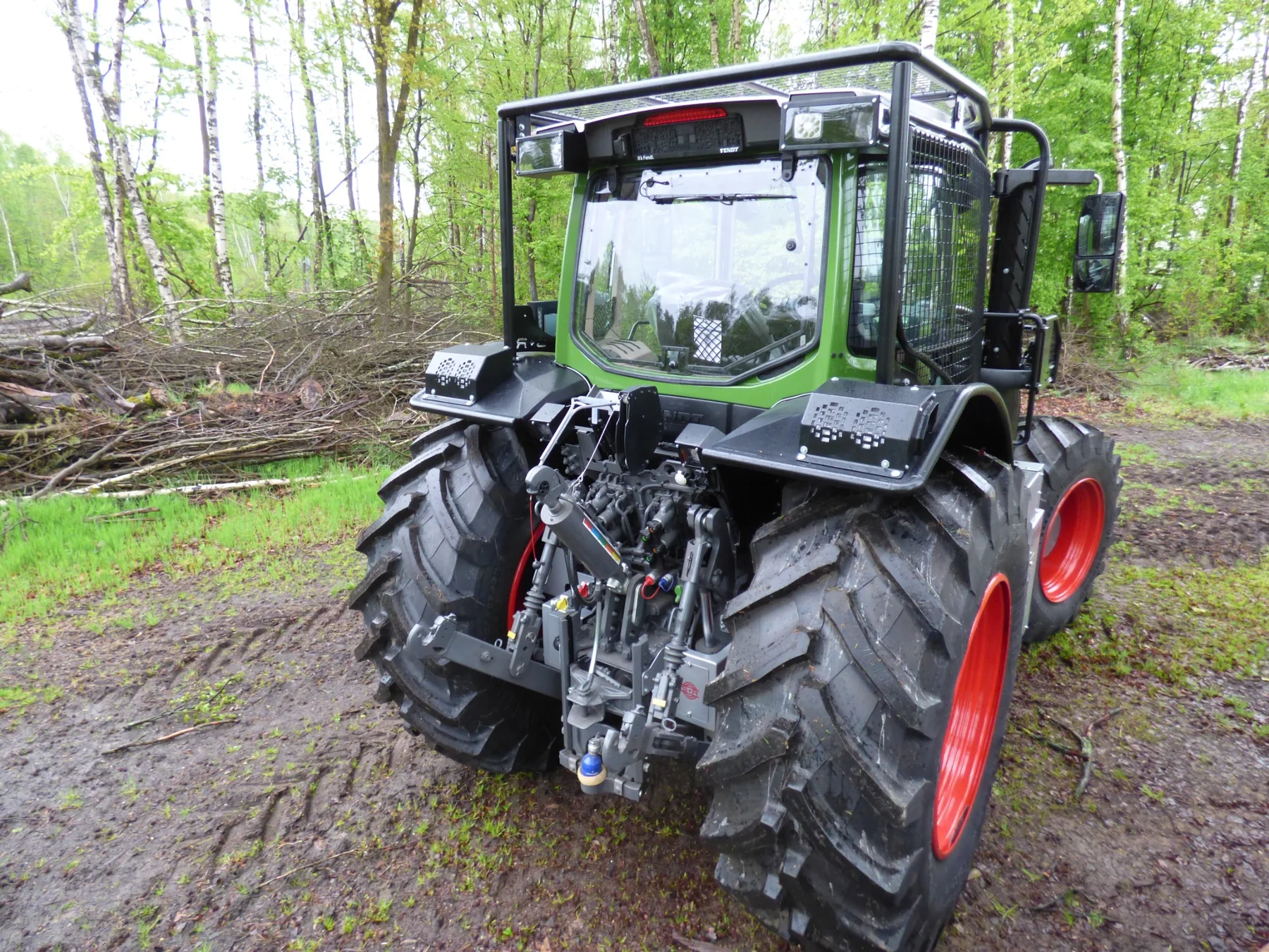 Réalisation de blindage forestier et protection forestière Fendt 900 Gen 6 / Gen 7